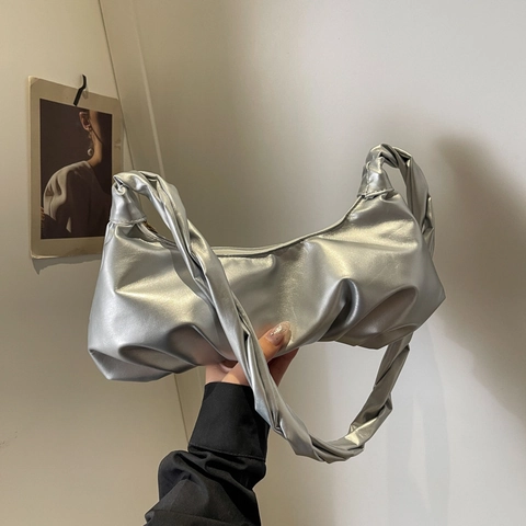 Women Pleated Cloud Shoulder Bag PU Leather Minimalist Underarm Bag Twisted Strap Solid Color Chic Hobo Handbag Daily Wear