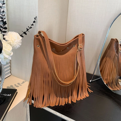 Bolso de Hombro de Cuero PU con Borlas Retro para Mujer Boho Gran Capacidad Bolso Tote con Ojales Metálicos Bolso de Mensajero