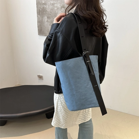 Borsa a Spalla in Denim da Donna Grande Capacità Urbano Semplice Cuciture Hobo Bucket Bag Tracolla Regolabile Tote