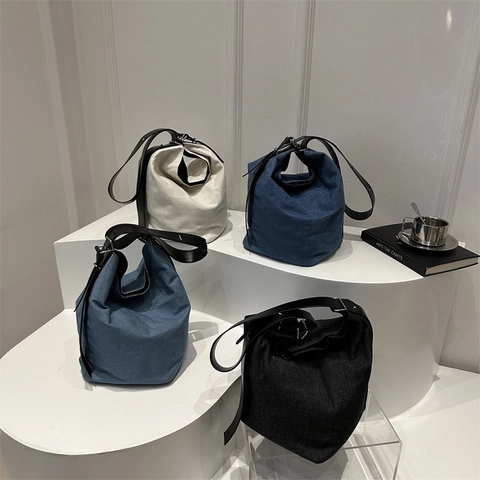 Korean Style Denim Canvas Bucket Bag Large Capacity Lazy Shoulder Messenger Bag Contrast Color PU Strap Tote Bag