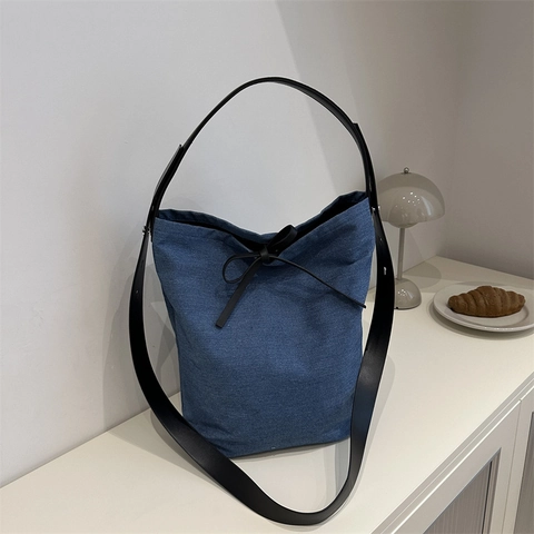 Minimalistische Denim Leinwand Eimer Schultertasche Für Damen Mode Schleife Große Kapazität Pendler Künstlerische Tote Tasche