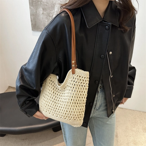Borsa a Tracolla in Paglia Intrecciata da Donna Grande Capacità Tote per Vacanze al Mare Con Manico in Pelle Sintetica Borchie Borsa Estiva Casual
