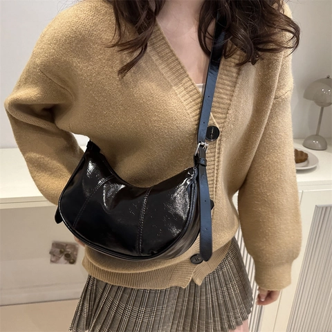 Women Solid Color PU Leather Hobo Shoulder Bag Large Capacity Casual Underarm Bag For Commuting Fashion Crescent Bag
