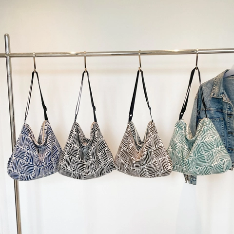 Damen PU-Leder Tote Bag mit Geometrischem Abstraktem Muster Große Kapazität Schultertasche mit Verstellbarem Breitem Gurt Alltagstasche