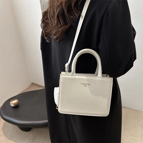 Bolso de Hombro de Cuero PU Vintage para Mujer Color Sólido Bolso de Axila Con Colgante Redondo Bolso de Mano Cuadrado Casual Diario