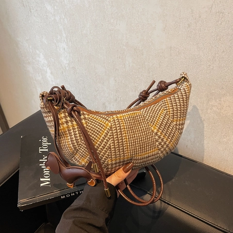 Retro Women Plaid Woolen Hobo Bag Leopard Print Crescent Shoulder Bag Vintage Underarm Bag With Dog Pendant Crossbody Bag