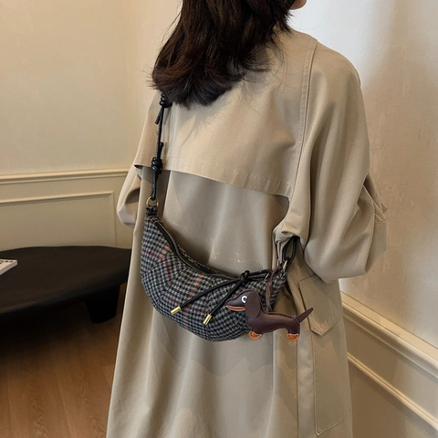 Retro Women Plaid Woolen Hobo Bag Leopard Print Crescent Shoulder Bag Vintage Underarm Bag With Dog Pendant Crossbody Bag