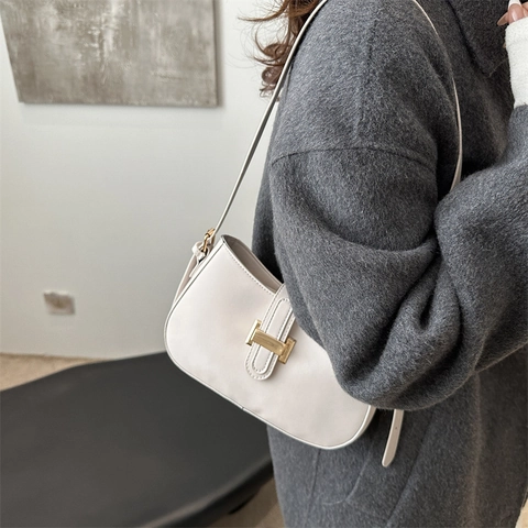 Bolso de Axila de Cuero PU Minimalista Urbano Mujeres Vintage Color Sólido Bolso de Hombro Con Hebilla de Metal Dorado Bandolera