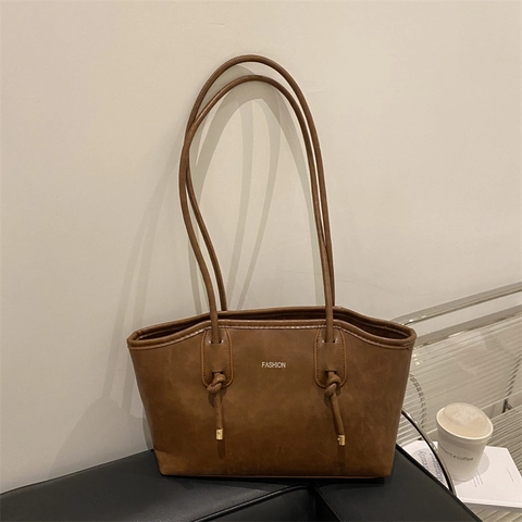 Sac Fourre-tout en Cuir PU Vintage pour Femmes Grande Capacité Sac à Épaule Mode Impression de Lettres Urbain Simple Sac à Main