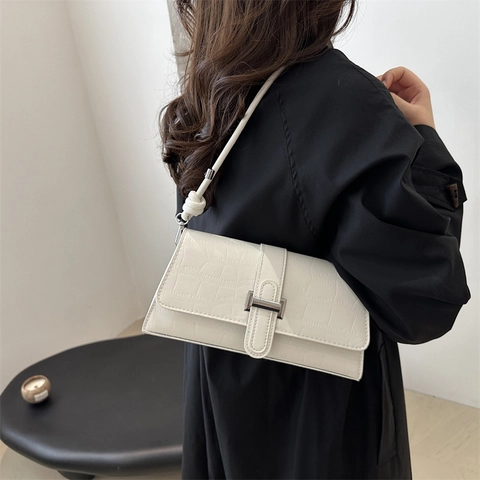 Women French Style Crocodile Pattern PU Leather Underarm Shoulder Bag Vintage Minimalist Crossbody Bag With Metal Buckle