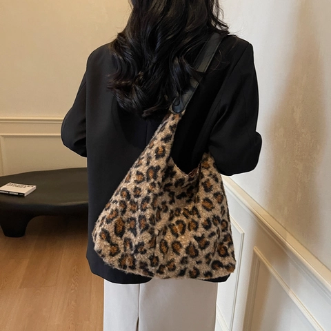 Borsa a Tracolla Pelosa con Stampa Leopardata da Donna Moda Inverno Grande Capacità Tote in Nylon Borsa Sottoascellare Beige Cachi