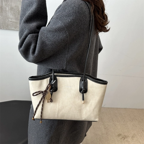 Sac Fourre-tout en Cuir PU Vintage pour Femmes Grande Capacité Sac à Épaule Mode Impression de Lettres Urbain Simple Sac à Main