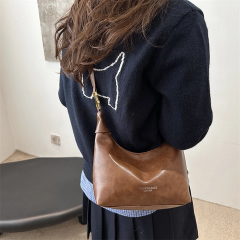 Women Large Capacity PU Leather Hobo Bag Retro Solid Color Shoulder Handbag With Plush Charm Urban Casual Underarm Bag