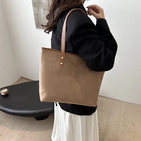 Bolso Tote de Gran Capacidad de Cuero PU para Mujer Color Sólido Retro Remaches Bolso de Hombro Simple Casual Viaje Diario Bolso de Axila