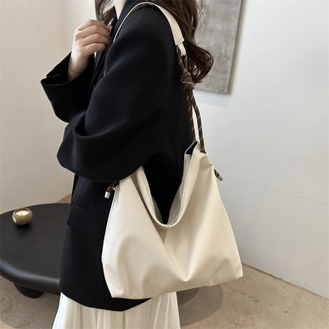 Sac à Bandoulière Minimaliste Urbain Grande Capacité en Cuir PU Femmes Retro Casual Fourre-Tout Pour Trajet Quotidien Bureau