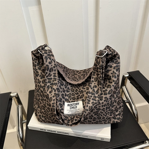 Retro Leopard Print Nylon Tote Bag For Women Large Capacity Shoulder Bag With Adjustable Strap Casual Handbag Stylish