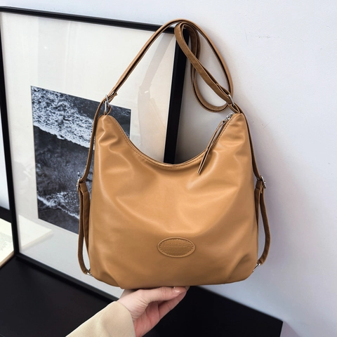 Damen Große Kapazität PU Leder Tragetasche Mode Retro Urban Schlicht Schultertasche Mit Wolken Anhänger Lässige Pendler Handtasche