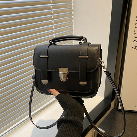 Mode Retro PU Leder Quadratische Umhängetasche Für Damen Stilvolle Messenger Crossbody Tasche Mit Silberner Metallschnalle