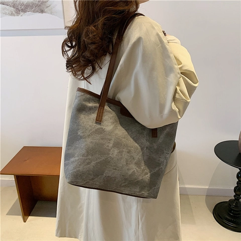 Sac Cabas Femme en Nylon Grande Capacité Minimaliste Motif Marbre Sac à Épaule pour Trajets Bureau Sac à Main Avec Pendentif Nuage