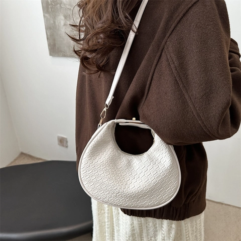 Vintage PU Leder Gewebte Halbmond Umhängetasche Für Damen Retro Einfach Große Kapazität Umhängetasche Urban Chic Tasche