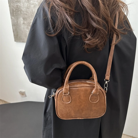 Retro PU Leren Schoudertas Grote Capaciteit Crossbody Handtas Reliëf Letter Mode Minimalistische Dames Handtas Dagelijks Gebruik