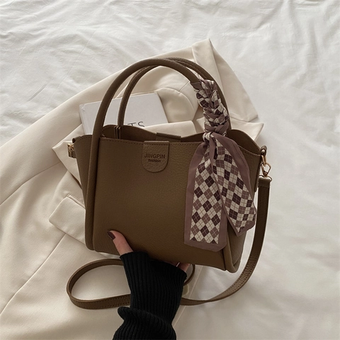 Damen Mode PU Leder Lychee Muster Umhängetasche Mit Seidentuch Einfach Pendler Eimertasche Handtasche Crossbody Tote Bag