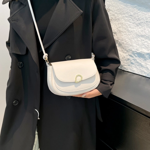 Vintage Große Kapazität PU Leder Satteltasche Schultertasche Für Damen Goldene Metallschnalle Geknoteter Gurt Achseltasche