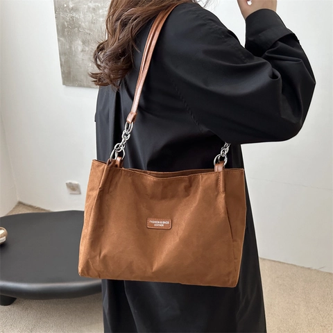 Bolso Tote de Cuero PU Esmerilado Retro para Mujer Gran Capacidad Bolso de Hombro con Cadena de Plata Color Sólido