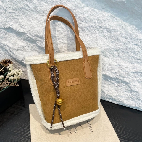 Borsa a Tracolla da Donna in Nylon Minimalista Con Finiture in Lana d'Agnello Sintetica Borsa Tote Casual Grande Con Campanella
