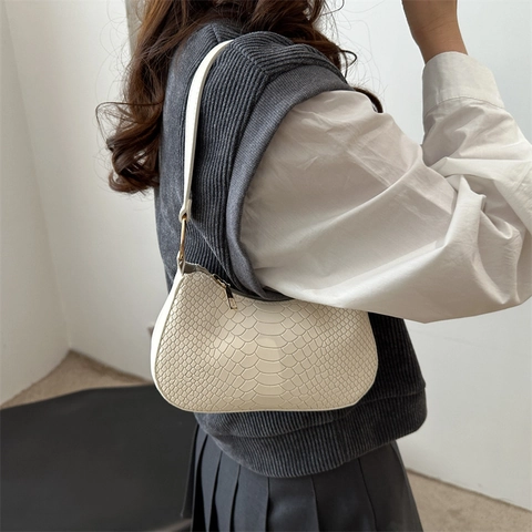 Sac Sous le Bras en Cuir PU Motif Serpent Vintage Sac à Épaule Grande Capacité Avec Anneau Doré pour Femme Mode 2025