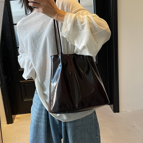 Bolso de Mano de Cuero PU Brillante de Gran Capacidad para Mujer Bolso de Hombro con Acabado de Patente Suave Minimalista Urbano