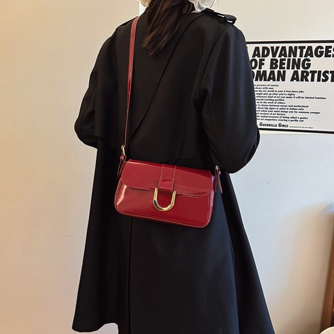 Damen Retro Lack PU Leder Umhängetasche Minimalistische Kleine Quadratische Umhängetasche Mit Metallschnalle Mode Handtasche