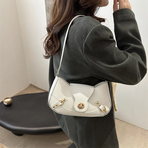 Vintage Rivet PU Leather Underarm Bag For Women Fashion Twist Lock Shoulder Bag Motor Style Baguette Bag Solid Color