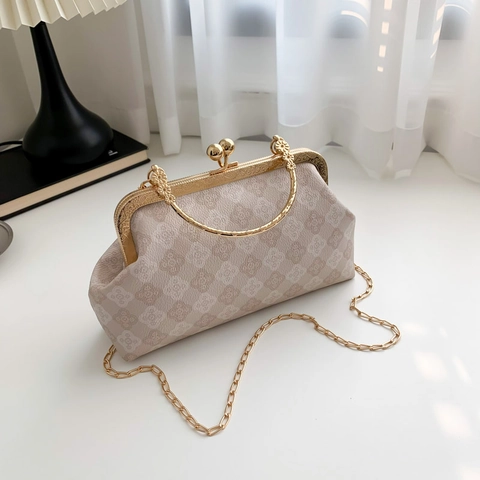 Bolso de Hombro Vintage de Cuero PU con Cierre de Beso para Mujer Patrón de Monograma Floral Bolso de Mano con Cadena
