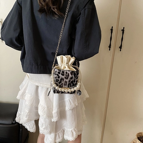 Women's Leopard Print Mini Shoulder Bag Fashion PU Leather Bucket Crossbody Bag With Artificial Pearl Handle And Chain Strap