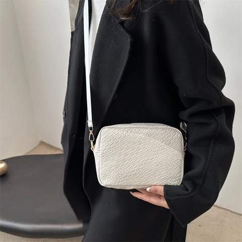 Dames Schoudertas Met Geweven Textuur Brede Riem En Ronde Portemonnee PU Leer Crossbody Tas Mode Camera Tas Cadeau