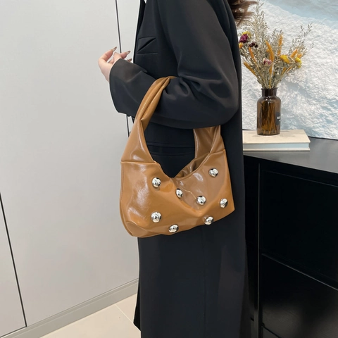 Women Stylish PU Leather Rivet Hobo Bag 2025 Spring New Casual Personalized Crescent Shoulder Bag Minimalist Underarm Handbag