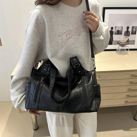 Retro Solid Color PU Leather Large Capacity Tote Bag For Women Urban Minimalist Shoulder Bag Commuter Travel Handbag With Rivet Detail