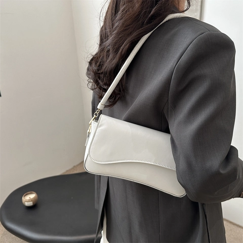 Women Vintage PU Leather Underarm Shoulder Bag Simple Flap Magnetic Buckle Commuter Handbag Crossbody Square Fashion Purse
