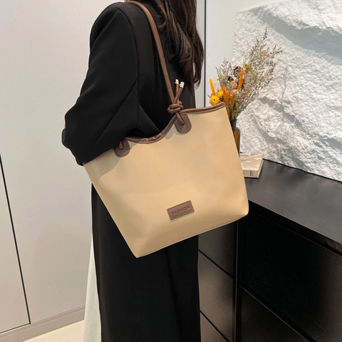 Women Large Capacity PU Leather Tote Bag Retro Minimalist Casual Shoulder Bag With Knot Handle Fashion Commuter Handbag