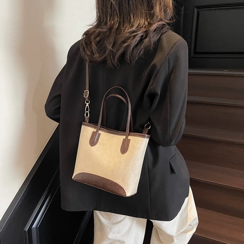 Vintage Large Capacity PU Leather Shoulder Bag For Women Minimalist Commuter Tote Bag With Adjustable Strap Solid Color