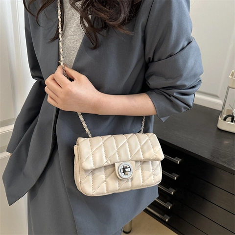 Women's Fashion Diamond Quilted PU Leather Shoulder Bag Minimalist Turn-Lock Square Chain Crossbody Bag Casual Daily Purse