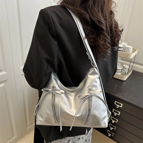 Bolso de Hombro de Cuero PU para Mujer con Lazo Gran Capacidad Color Sólido Bolso de Axila Y2K Metálico Mochila Casual
