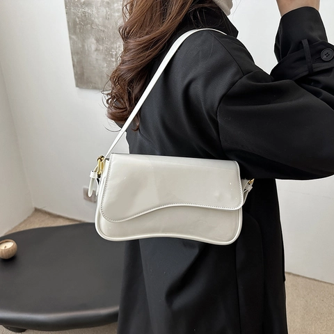 Damen Urban Minimalistisch Lackleder Schultertasche Mode Große Kapazität Wellenkante Baguette Achseltasche Pendler Handtasche