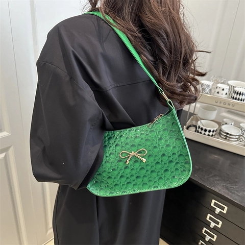 Borsa Sottobraccio in Pelle PU Lucida da Donna Con Fiocco in Metallo Motivo a Pietra Borsa a Spalla Hobo Piccola Borsa a Mano