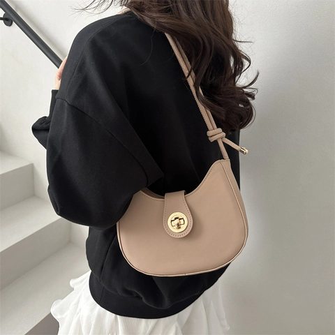 Bolso de Hombro de Axila de Media Luna Minimalista para Mujer Cuero PU Color Sólido Bolso de Mano Con Cierre de Torsión Dorado Retro Elegante