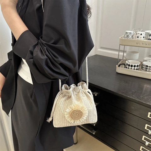 Wald-Stil Sonnenblume Stroh Gewebte Beuteltasche Für Damen Sommer Strand Kordelzug Umhängetasche Casual Urlaub Kleine Tote Bag