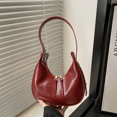 Vintage Solid Color PU Leather Crescent Shoulder Bag For Women Large Capacity Minimalist Hobo Underarm Bag Commuting Handbag