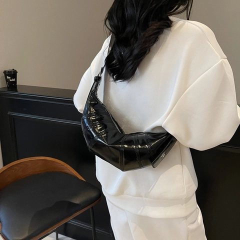 Women Retro PU Leather Croissant Bag Large Capacity Pleated Shoulder Bag Trendy Casual Underarm Crossbody Bag Fashion Solid Color Dumpling Bag