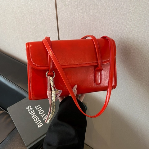 Vintage PU Leather Underarm Shoulder Bag For Women Large Capacity Minimalist Solid Color Baguette Bag With Pendant